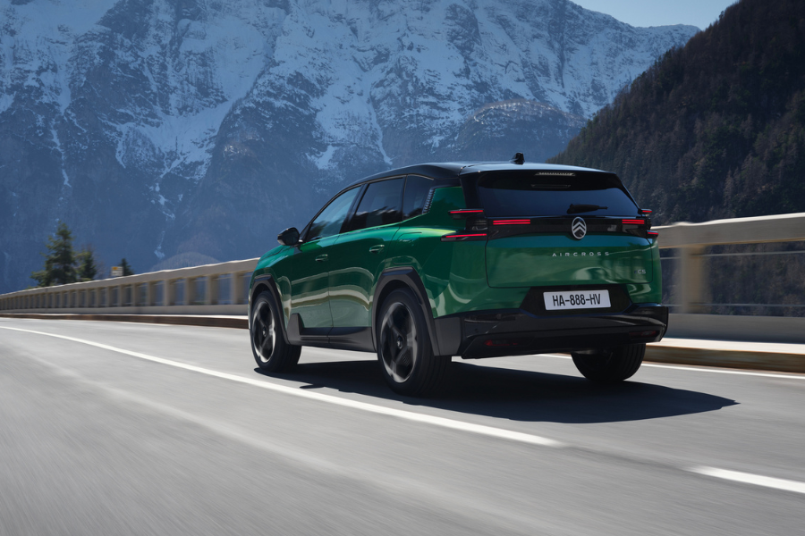 Citroën e-C5 Aircross rear and side view